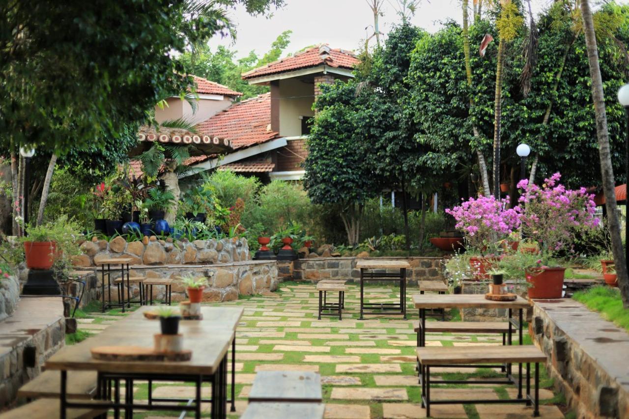 Achalaa Resort Kolhápur Kültér fotó