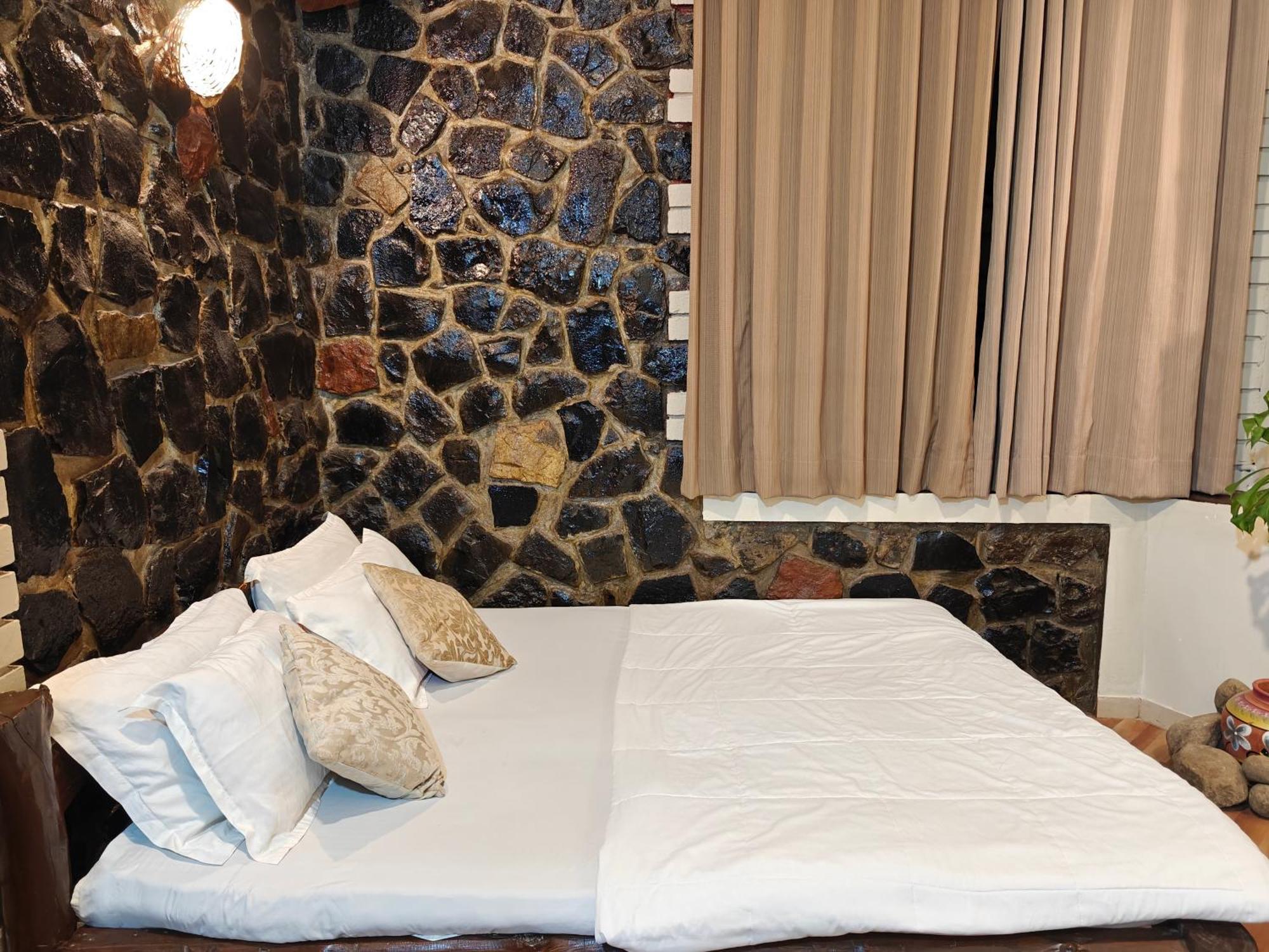 Achalaa Resort Kolhápur Kültér fotó